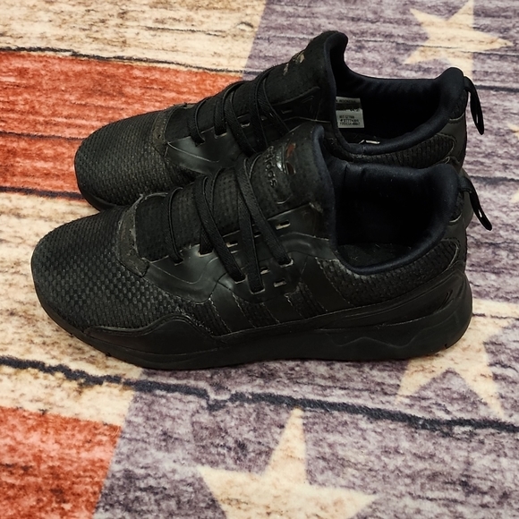 Used Adidas sneakers - Picture 3 of 8